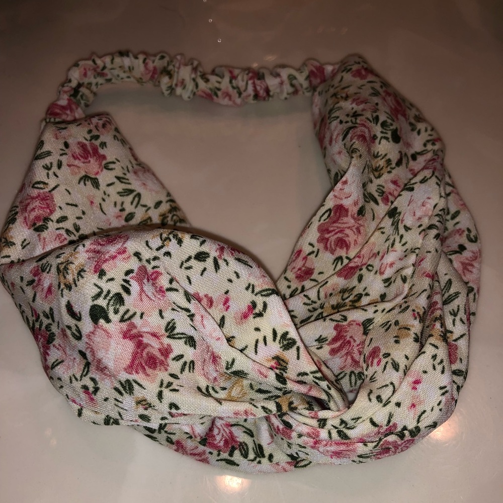 floral patterned knot headband